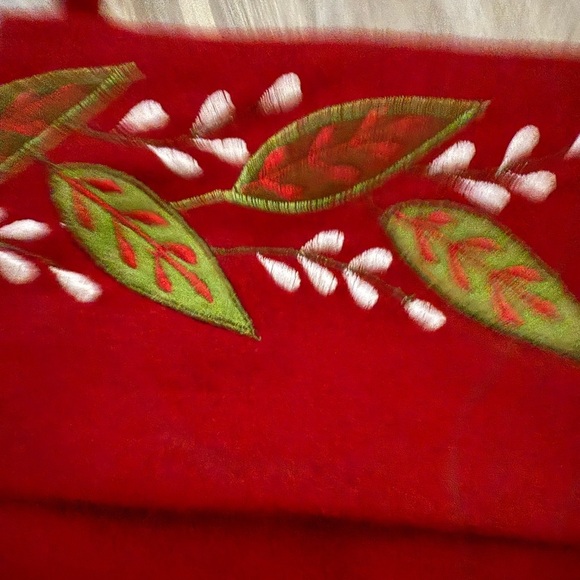 Vintage Christmas Wool Stocking Leafs Red/Green White Velvet Stitching G3 - Picture 2 of 5